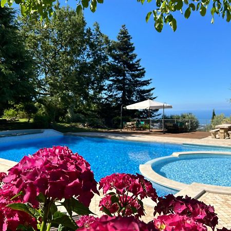 La Terrazza Sulla Versilia Пьетразанта Экстерьер фото